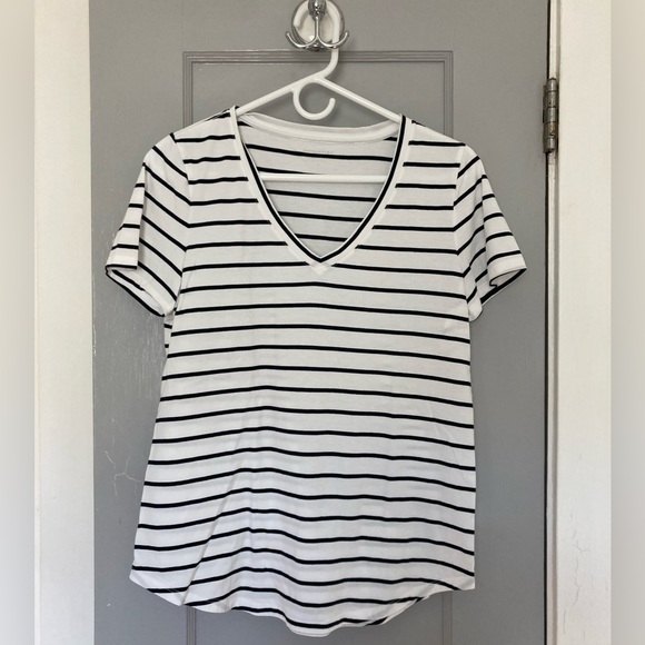 NWOT Banana Republic black/white striped tee shirt - Picture 1 of 2